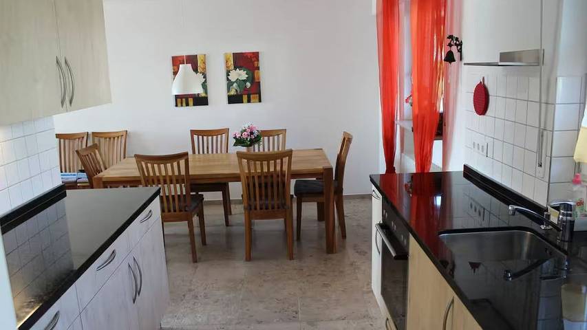 Ferienhaus für 8 Personen, mit Terrasse und Garten in Unteruhldingen - 4