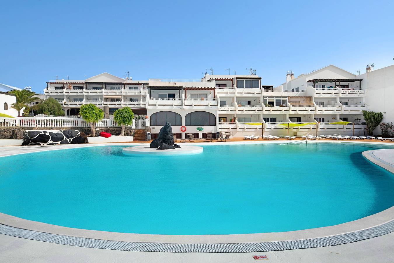 Ganze Wohnung, Ferienhaus 'Casa Paloma' in Strandnähe mit privater Terrasse und Wi-Fi in Costa Teguise, Teguise