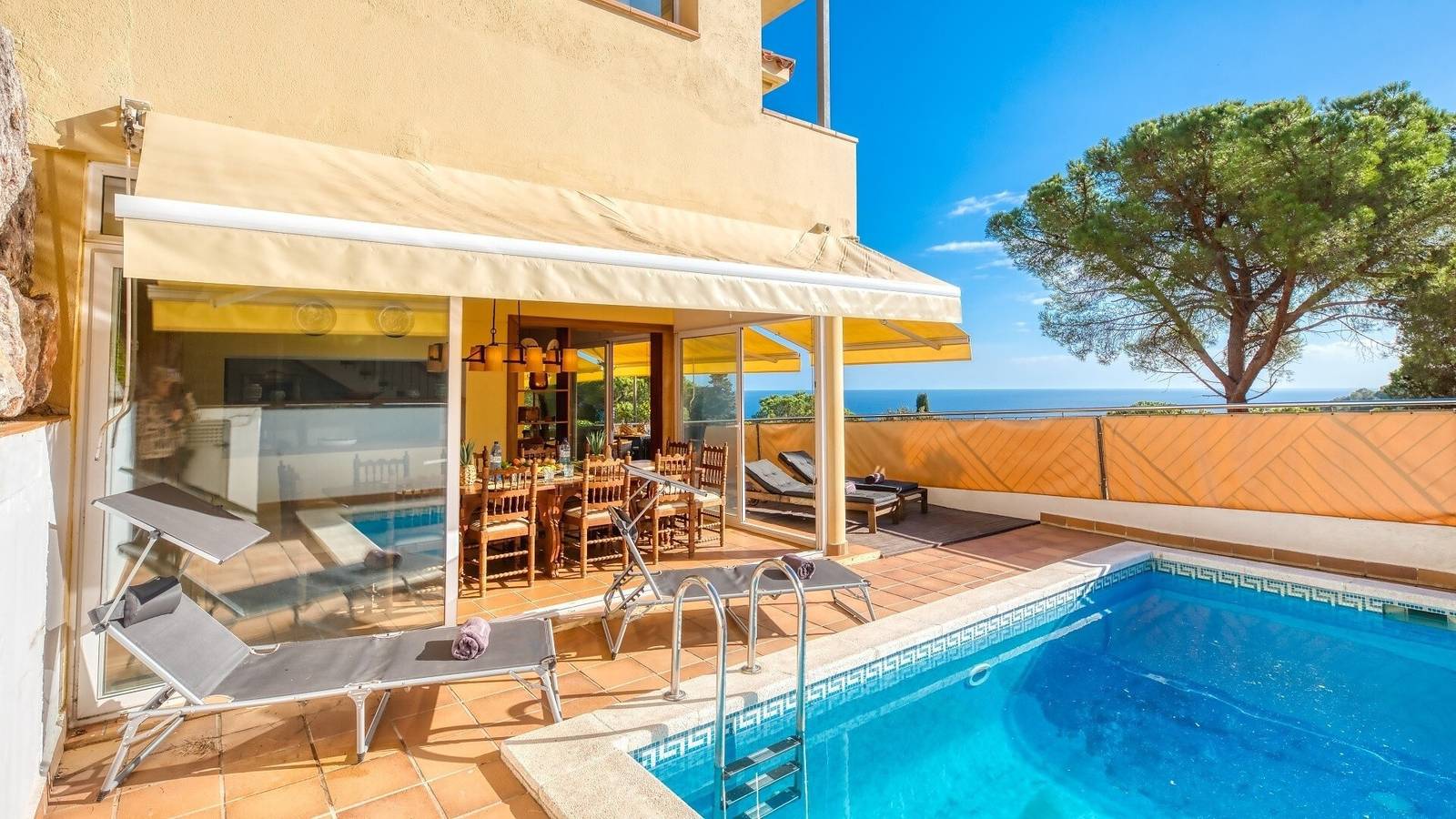 Villa "Costacabana - Santa Cristina" met Uitzicht op Zee, Only families in Blanes, Costa Brava