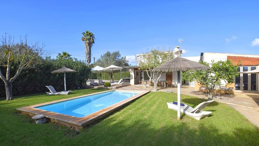 Villa for 8 people, with garden - 1