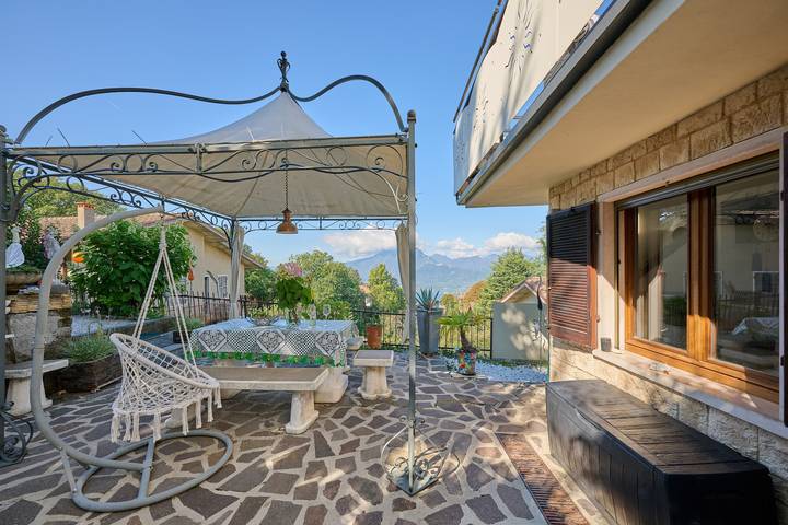 Appartamento vacanze per 5 persone, con giardino e vista lago, adatto a famiglie con bambini - 1