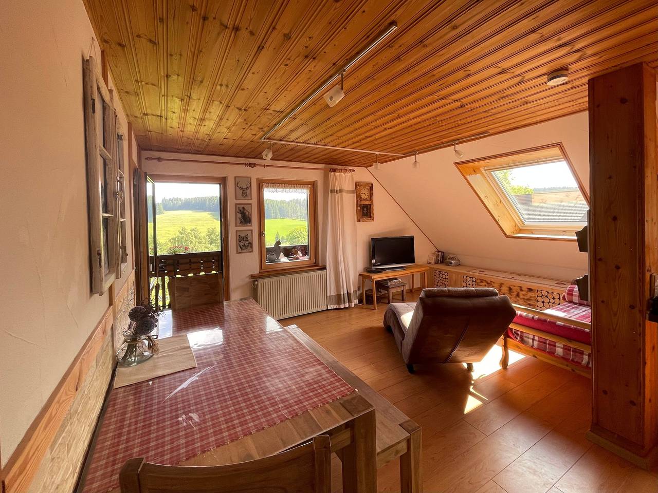 Entire apartment, Dog-Friendly Apartment on a Farm with Garden, Balcony, and Green Views in St. Georgen im Schwarzwald, Central Black Forest