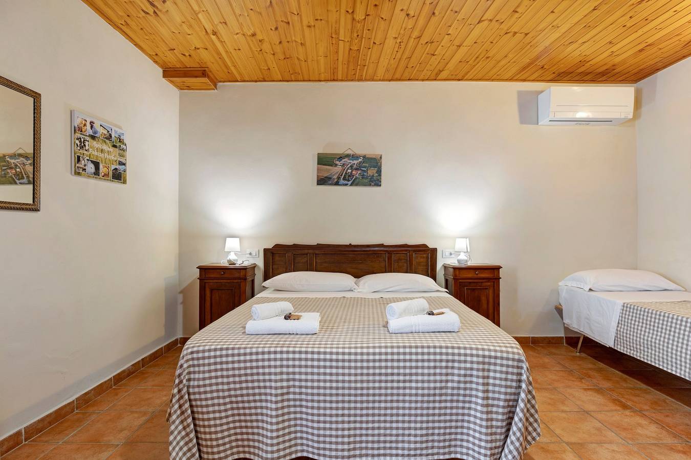 Triple Room Valerio: Tuscan Charm & Modern Comfort in Borgo San Lorenzo (Municipality), Florence Province