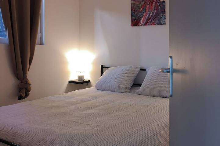 Gîte pour 4 personnes, avec piscine dans Saint-Julien-en-Saint-Alban - 4