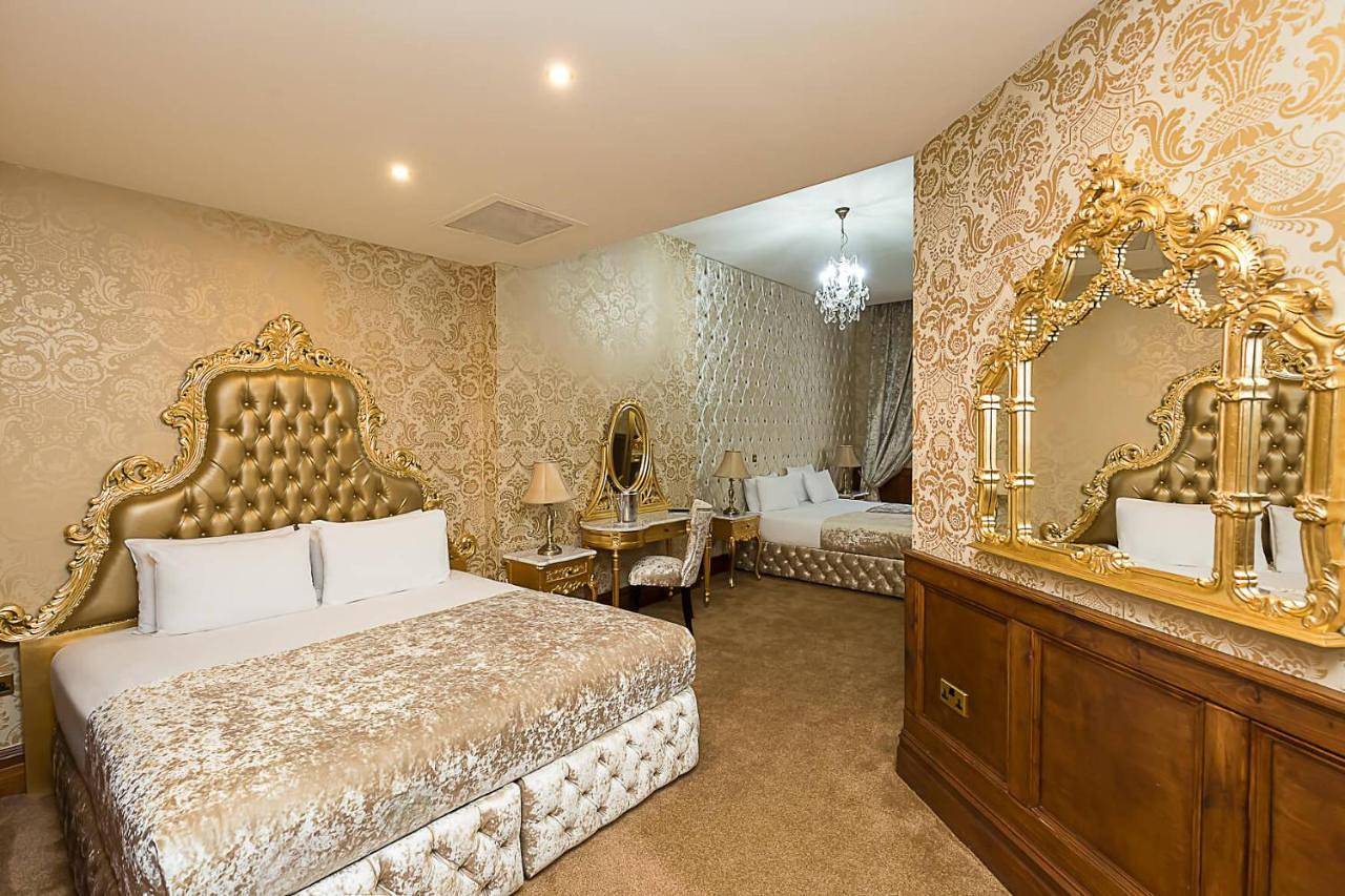 Luxury Suite - Sleeps 8 in Liverpool, Merseyside