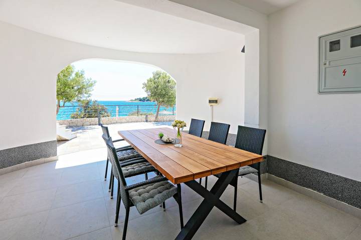 Ferienwohnung für 6 Personen, mit Pool und Balkon/Terrasse