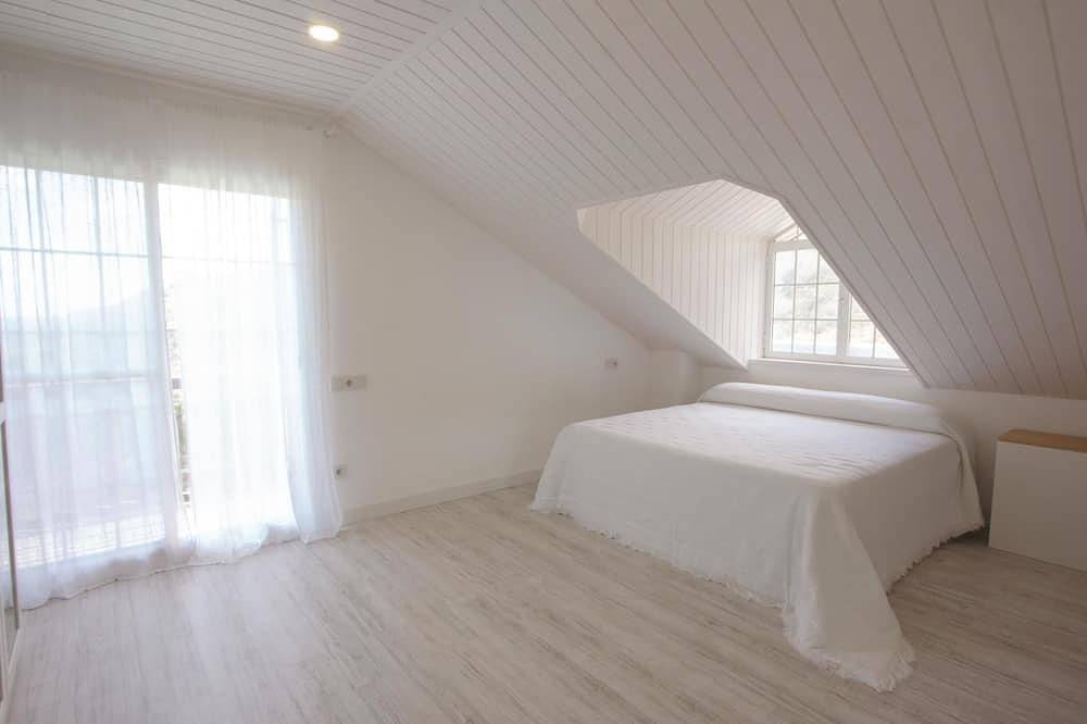 Gran zona exterior, piscina privada y a disfrutar in San Cipriano de Vallalta, Costa del Maresme