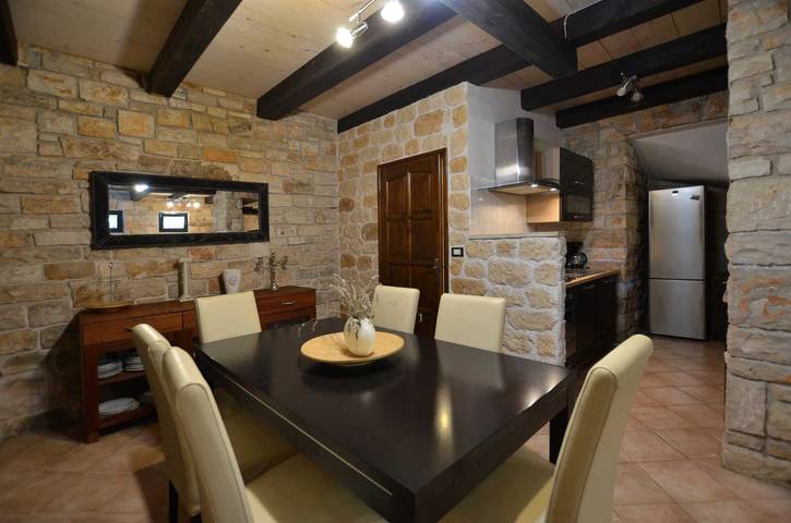 Villa für 5 Personen, mit Terrasse und Pool sowie Balkon/Terrasse, mit Haustier in Rovinj - 4