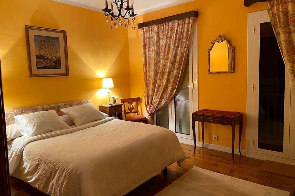 Appartement entier, Chez Hélène, adapté Pmr (disabled) les chiens bienvenus 4 pax, 3*gites de France in Bourg-Madame, Région de Prades