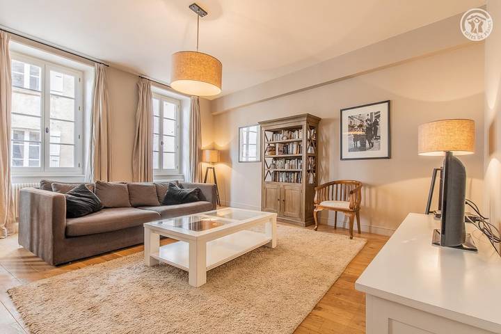 Gîte pour 8 personnes, avec terrasse