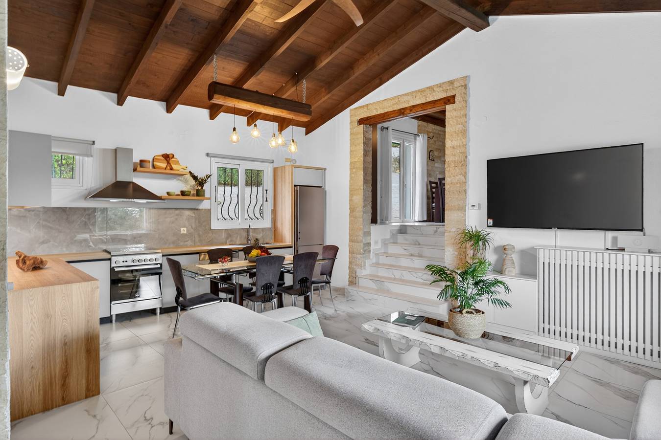 Villa Claire Corfu: 10 Hektar Privatvilla mit Pool & Gästehaus auf Korfu in Achilleio, Korfu