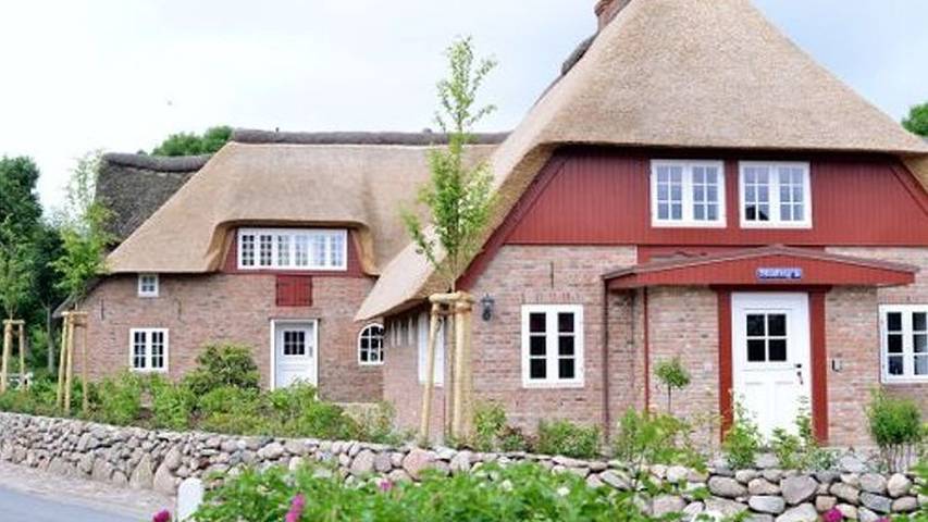 Ferienhaus für 2 Personen, mit Terrasse und Garten in Borgsum - 4