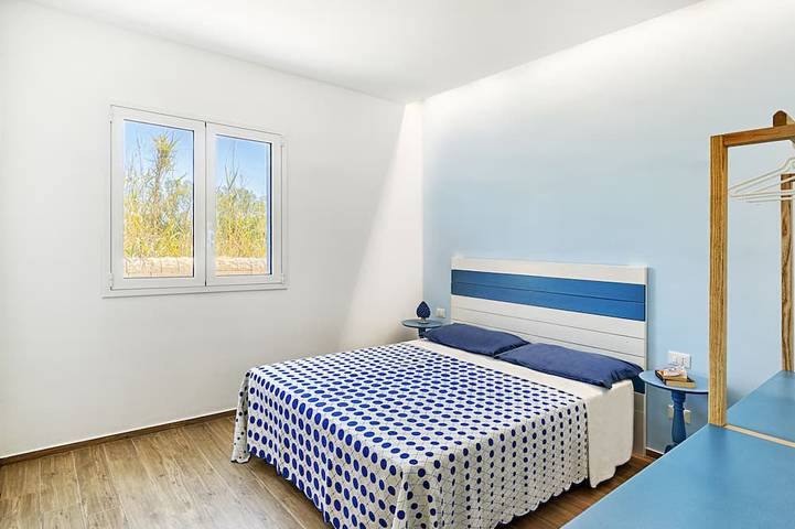 Villa Nettuno charmante villa contemporaine, front de mer, avec piscine. in Punta Braccetto, Santa Croce Camerina