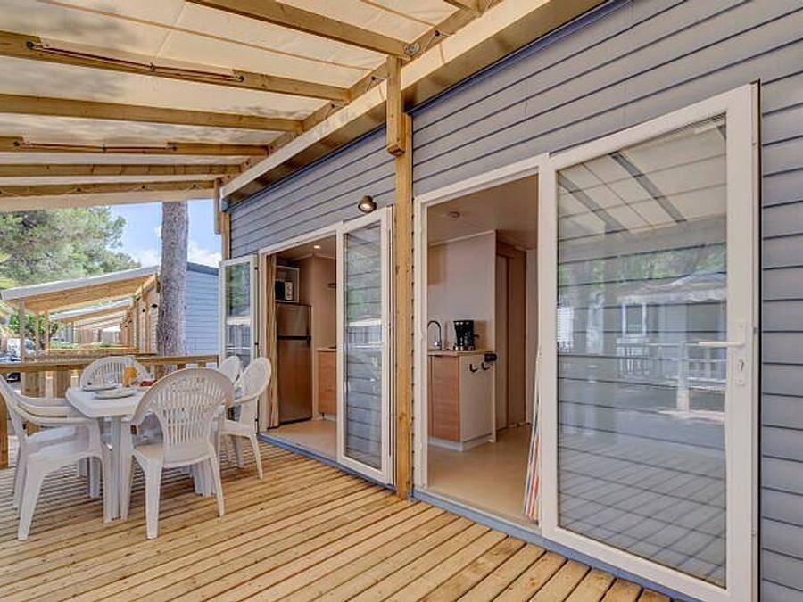 Camping Lou Broustaricq - Mobilhome 4 personnes - Comfort | 2 Ch. | 4 Pers. | Terrasse surélevée | Clim. in Sanguinet, Côte d’Argent