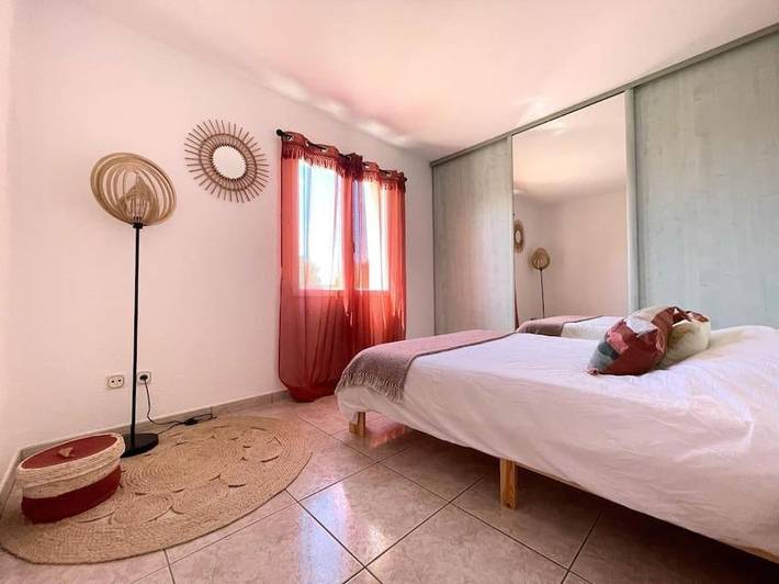 Location de vacances pour 12 personnes, avec jacuzzi ainsi que jardin et piscine, adapté aux familles à Port-Saint-Père - 4