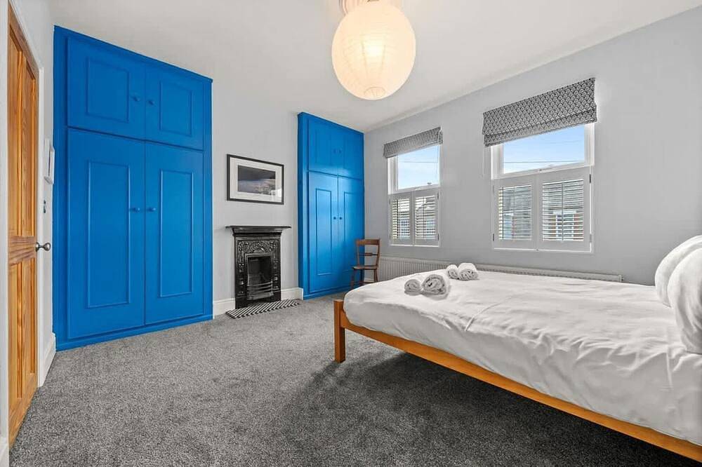 Reading Modern Home by the Thames in Reading, Berkshire