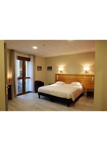 Hôtel pour 4 personnes, avec jardin, animaux acceptés dans Office De Tourisme De Lamalou Les Bains