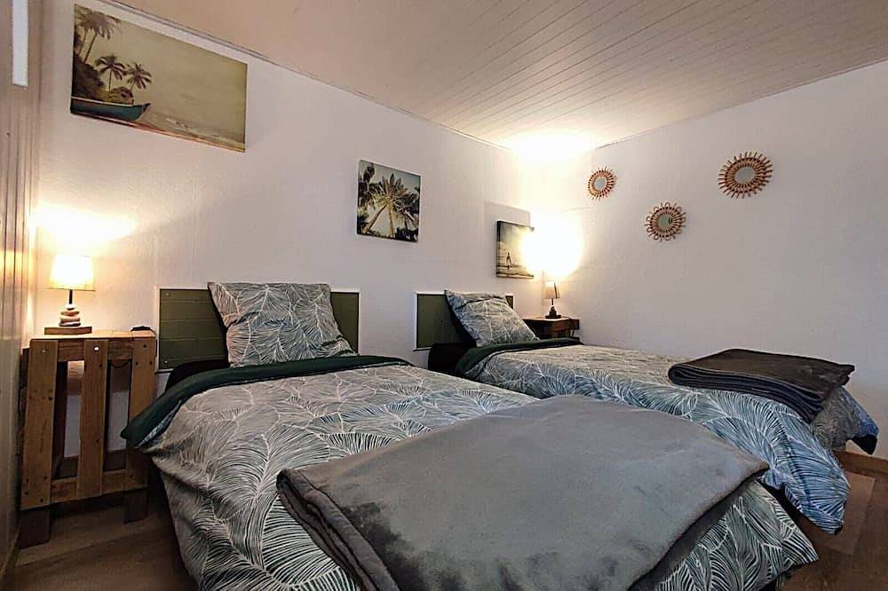 Villa Garona with pool between Toulouse and Pyrenees mountains in Cazères, Alto Garona