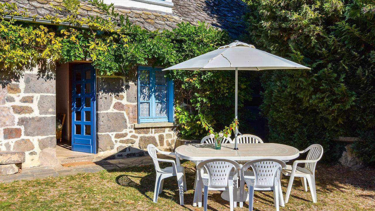 Maison de vacances pour 6 personnes avec jardin in Vic-sur-Cère, Région d'Aurillac