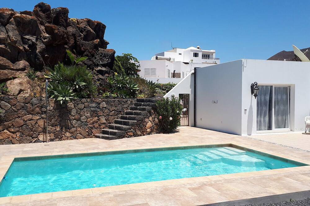 Villa Essence: una villa rural única en Conil, Lanzarote in Conil, Tías