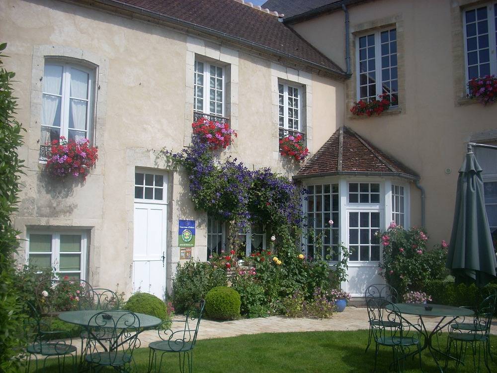 Chambres d'hôtes "Maison du dr Hommey" - Les "Roses" (suite avec 1792) in Sées, Parc naturel régional Normandie-Maine