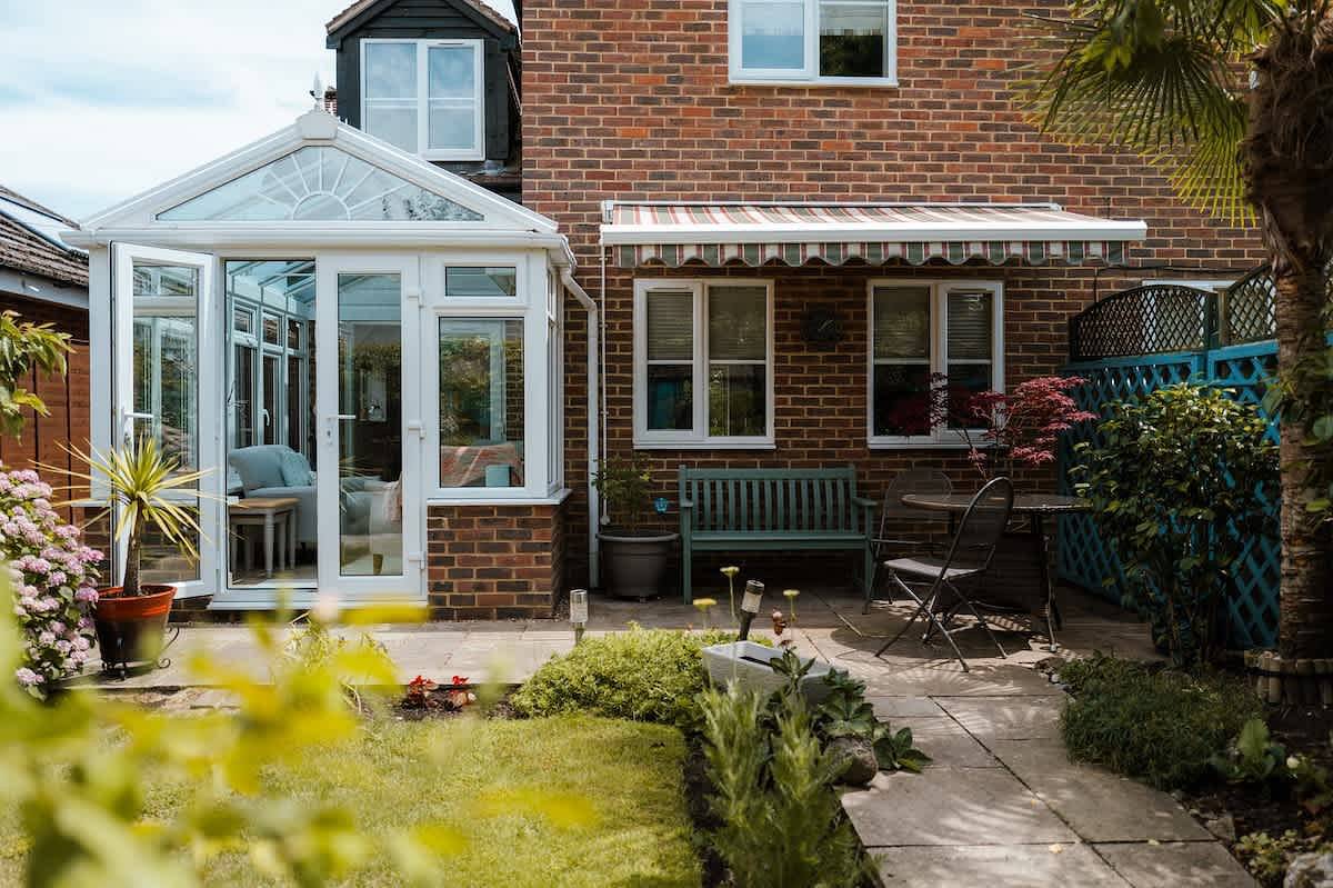 Perfect Booking | 3 Bed Home with Beautiful Garden in Headcorn, Kent