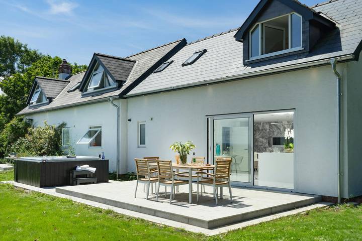 Cottage for 10 people, with Terrace and Garden in Pembrokeshire