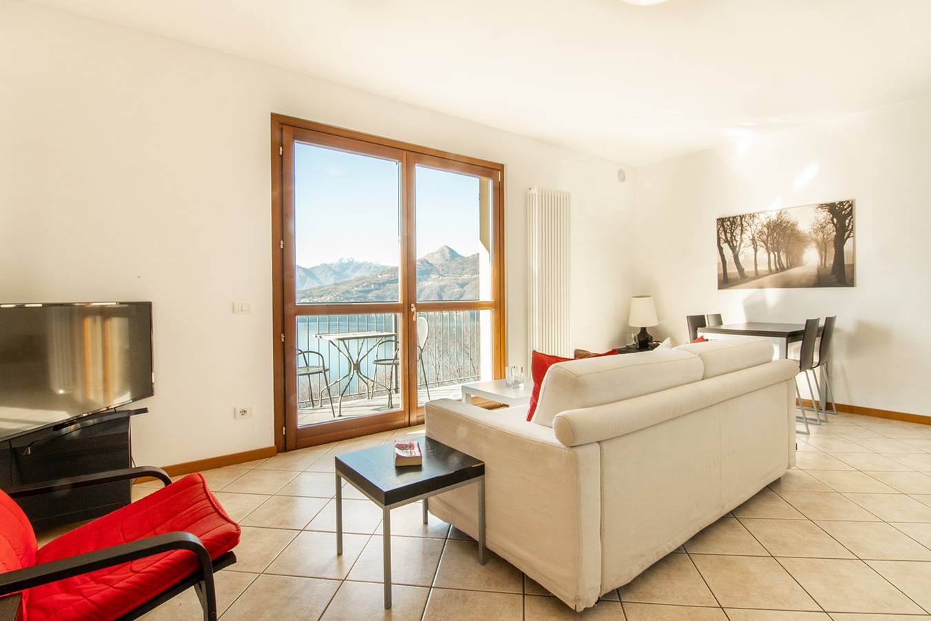 Ganze Wohnung, Vista d'Oro Ulivo Apt. 7 in Perledo, Gemeinde Perledo