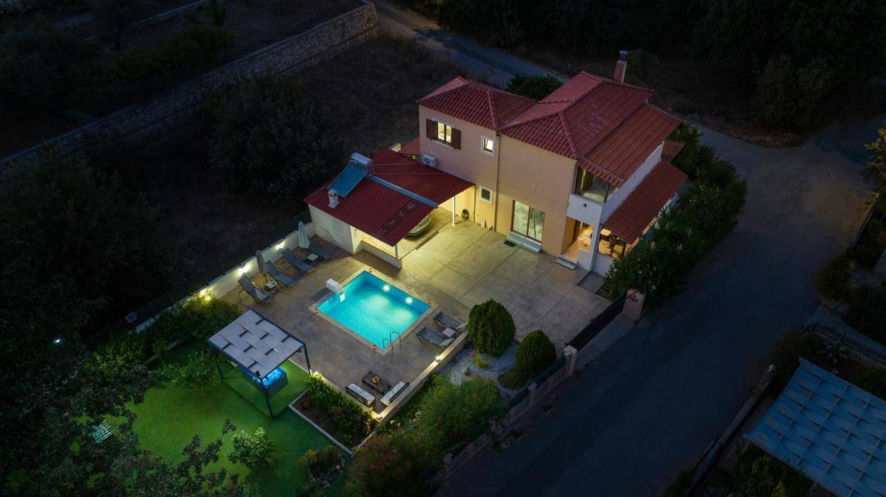 Villa Alex with private pool and jacuzzi in Atsipopoulo, Nikiforos Fokas
