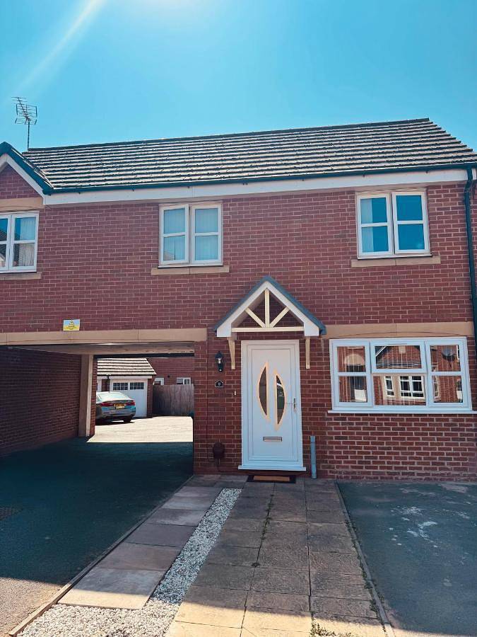 Bed and breakfast for 2 people, with Hot tub in Coventry