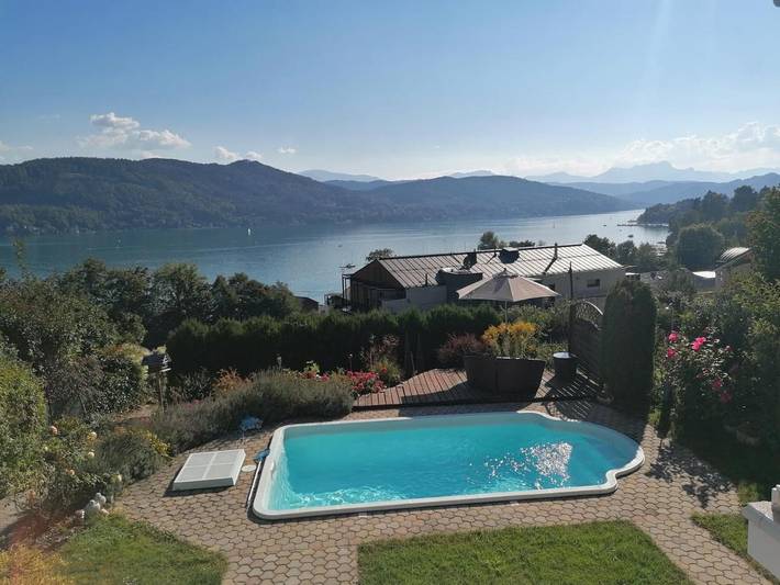 Ferienwohnung für 2 Personen, mit Terrasse und Garten sowie Pool und Seeblick