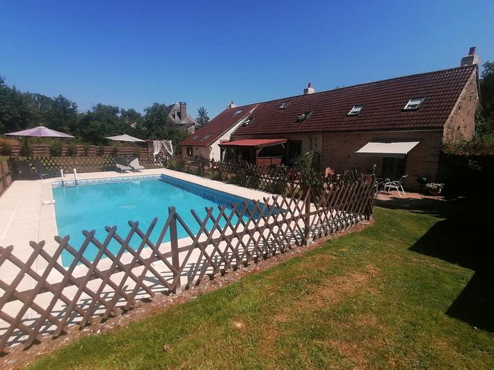 Gîte pour 4 personnes, avec piscine, adapté aux familles à Cromac