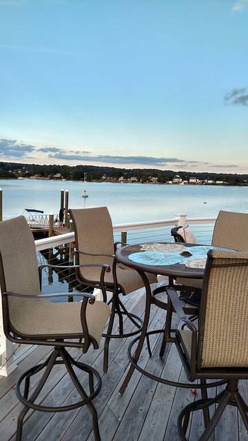 Cabin for 6 Guests in Rhode Island, USA, Picture 3