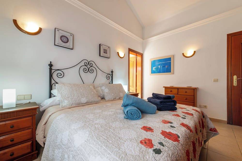 Utopia, villa 4 bedrooms, heated pool with absolute privacy in Playa Blanca, Yaiza