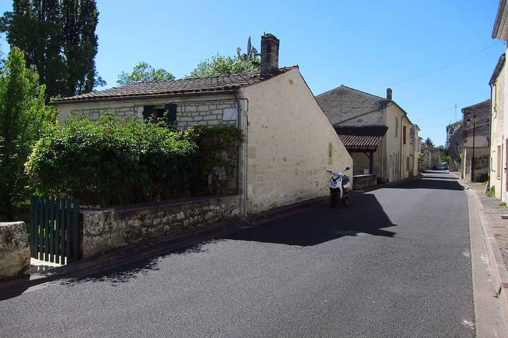 Location de vacances pour 5 personnes, avec jardin et terrasse, animaux acceptés à Saint-Savinien