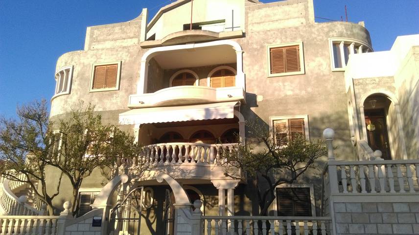 Zimmer mit Balkon und Meerblick Sumartin, Brac S-13285-a in Sumartin, Brac