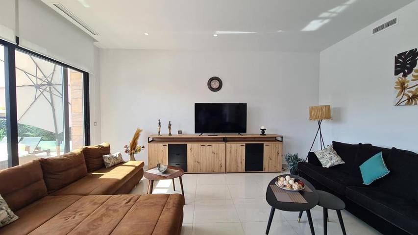 Casa rural para 6 personas, con piscina además de terraza y jardín en Finestrat - 4