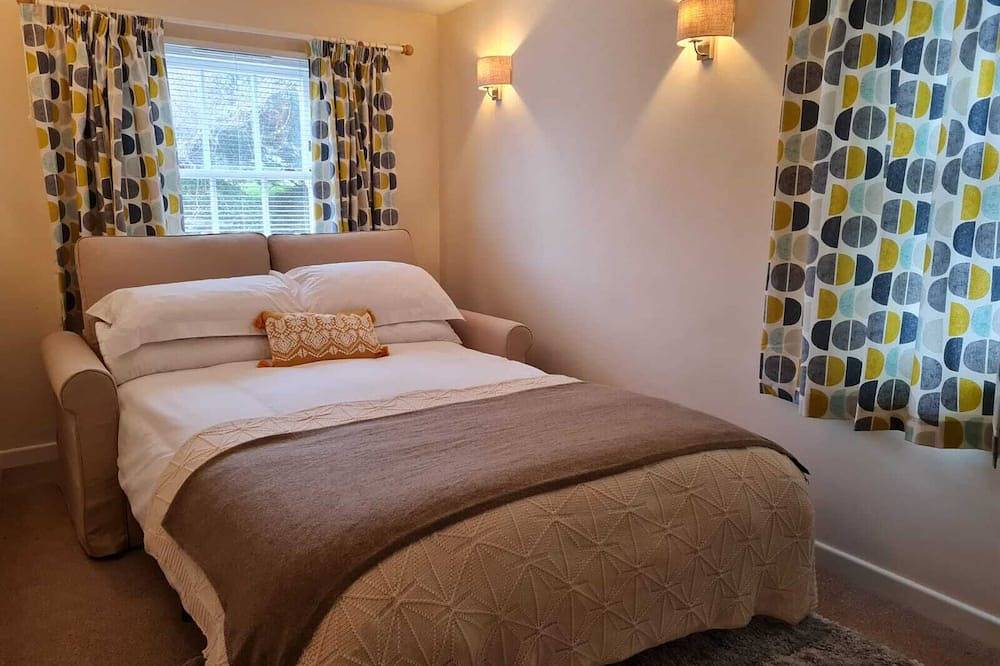 Cornish Cottage with large enclosed garden, close to Beaches in Portscatho, Cornwall