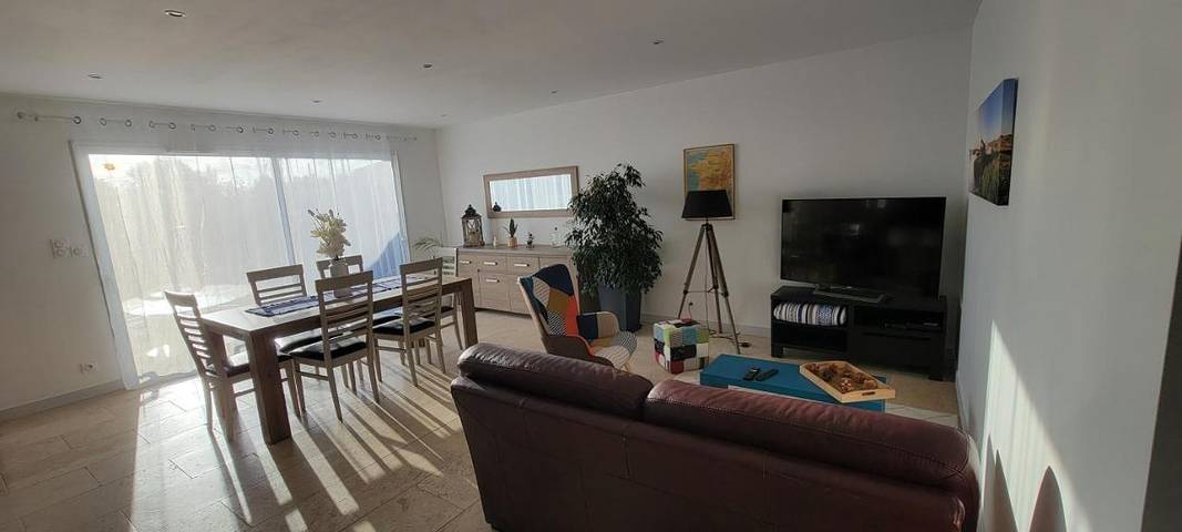 Location de vacances pour 4 personnes, avec Terrasse et Jardin dans Yves