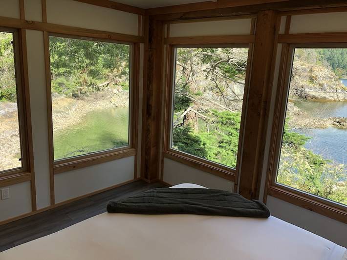 Holiday rental for 20 people, with garden and hot tub in British Columbia