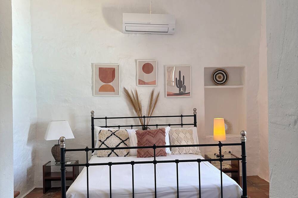 Beautiful private Finca in a great location in Roca Llisa, Santa Eulària des Riu