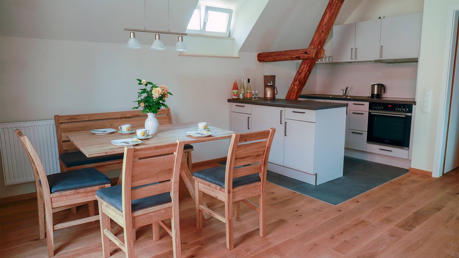 Entire apartment, Apartment 'Maisonette Ferienwohnung Tenne' with Shared Garden, Balcony and Wi-Fi in Iphofen, Franconian Wine Country