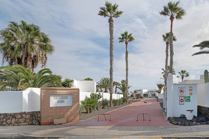 Ganze Wohnung, Ferienwohnung 'Casa Valentina 2' mit Gemeinschaftspool, gemeinsamer Terrasse und Wi-Fi in Montaña Roja, Yaiza