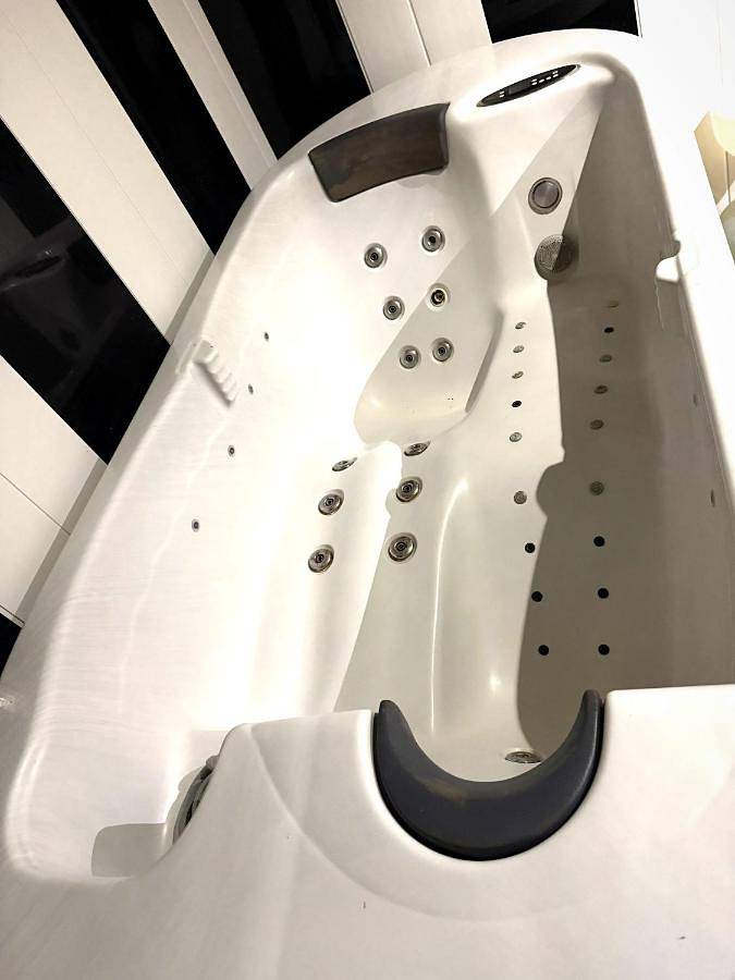 Location de vacances pour 10 personnes, avec piscine ainsi que jardin et vue à Causses-et-Veyran - 2