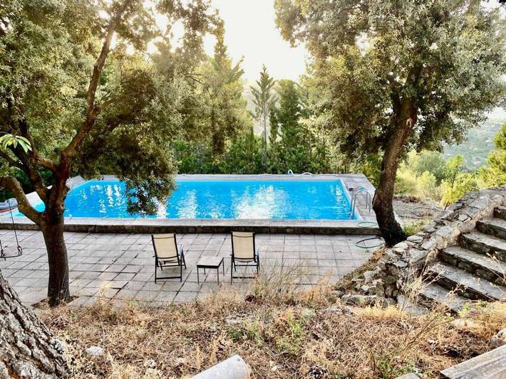 Chalet para 9 personas, con terraza además de jardín y piscina - 1
