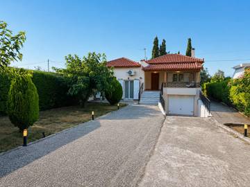 Vacation Rental for 10 Guests in Korinthia, Picture 2
