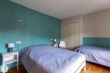 Location De Vacances pour 9 Personnes dans Chambon-sur-Lac, Région de Besse-et-Saint-Anastaise, Photo 2