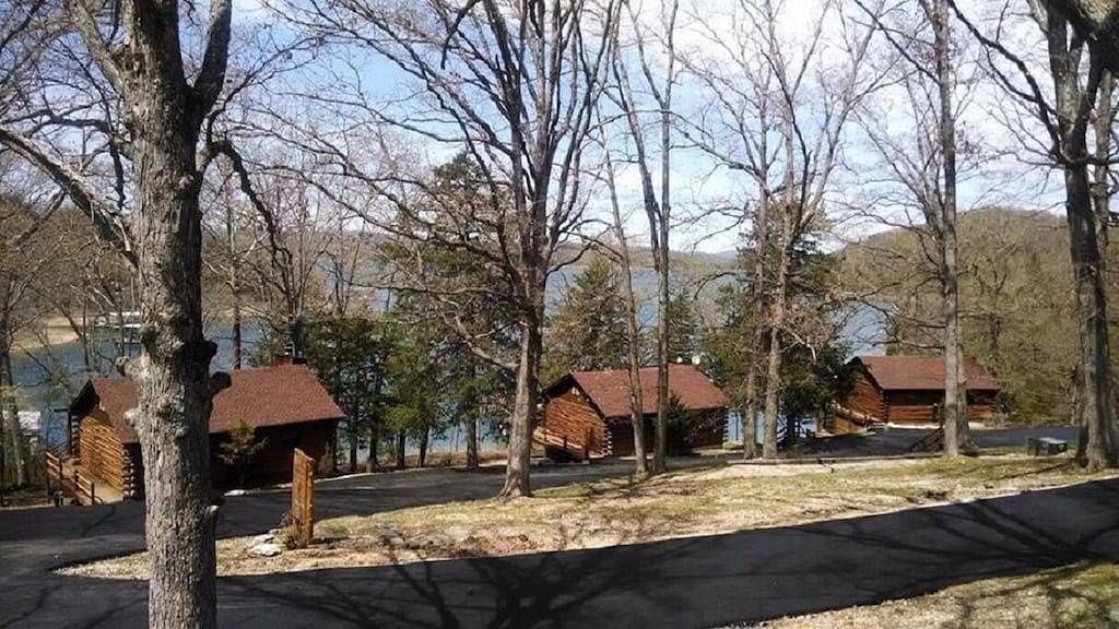 Direct Waterfront Cabin with Boat Dock & Swim Deck in Beaver Lake