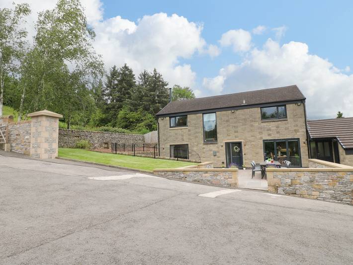 Cottage for 10 people, with garden in Derbyshire Dales