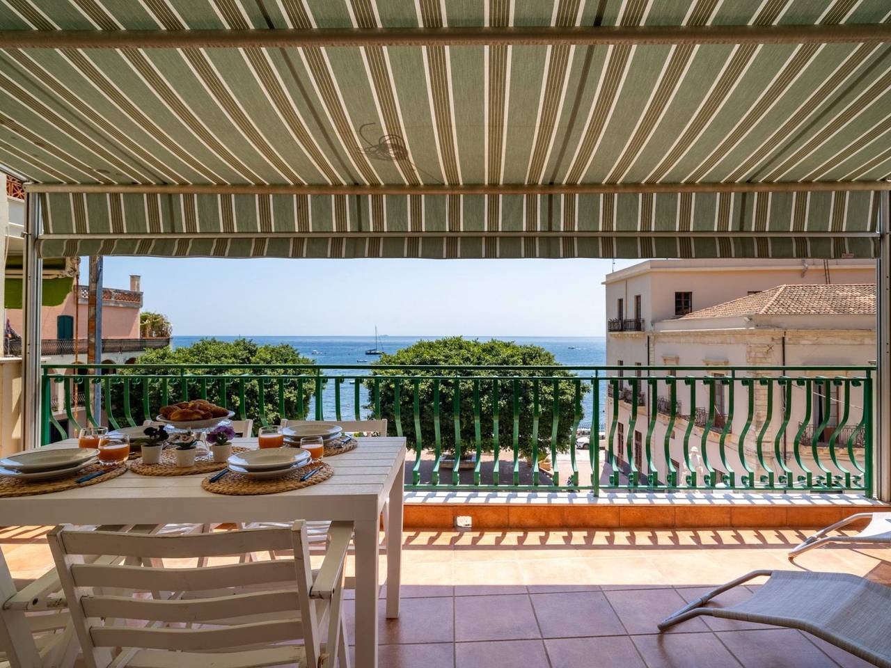Entire apartment, Appartement am Meer 'Blick aufs Meer in Giardini-Naxos, Messina Province
